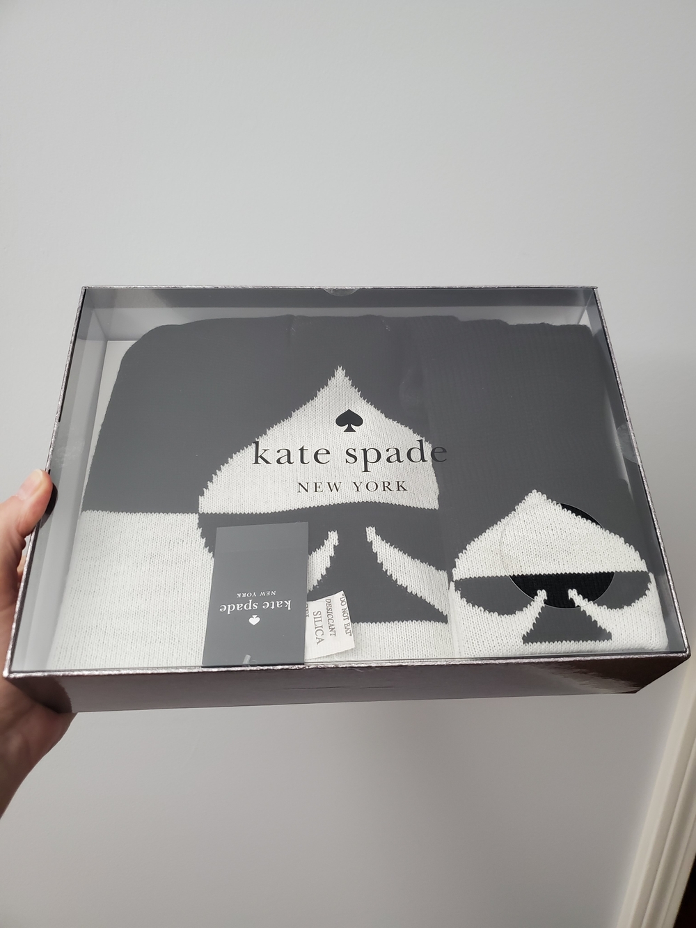 kate spade black & white hat & long glove spade gift set. NIB